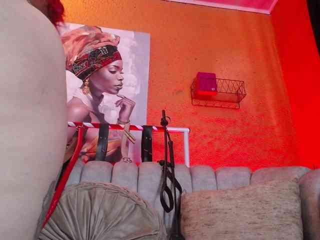 Naty-slavedoll webcam