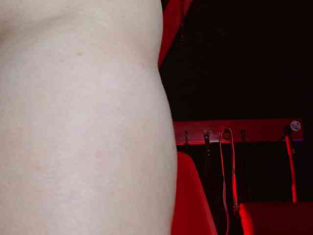 Naty-slavedoll webcam