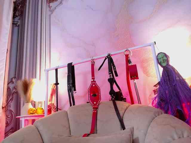 Naty-slavedoll webcam