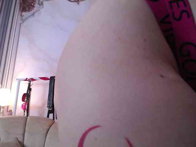 Naty-slavedoll webcam