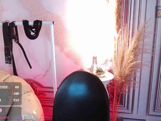 Naty-slavedoll webcam