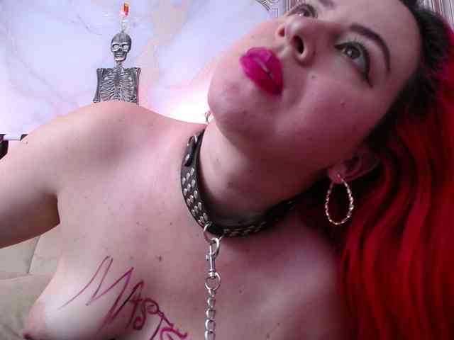 Naty-slavedoll webcam