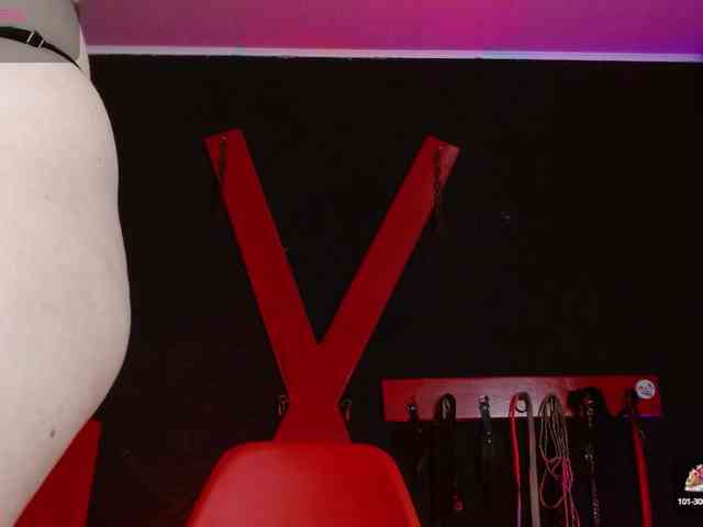 Naty-slavedoll webcam
