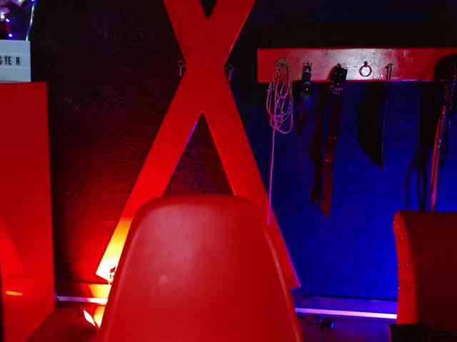 Naty-slavedoll webcam
