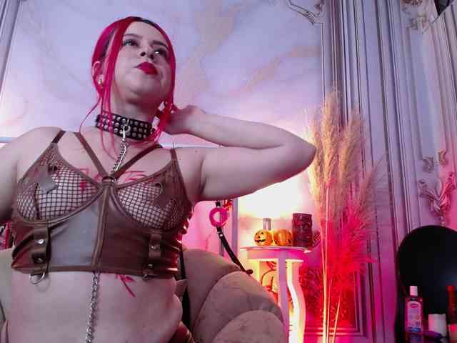 Naty-slavedoll webcam