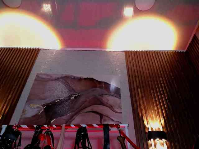 Naty-slavedoll webcam