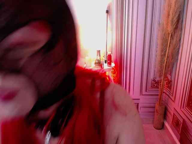 Naty-slavedoll webcam