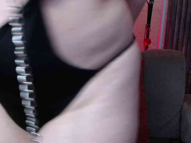 Naty-slavedoll webcam