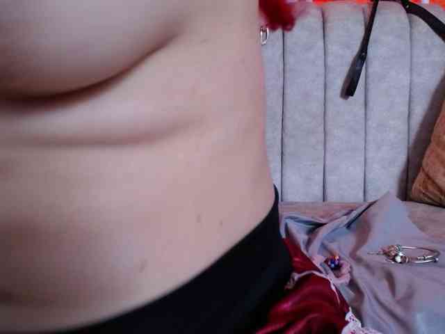 Naty-slavedoll webcam