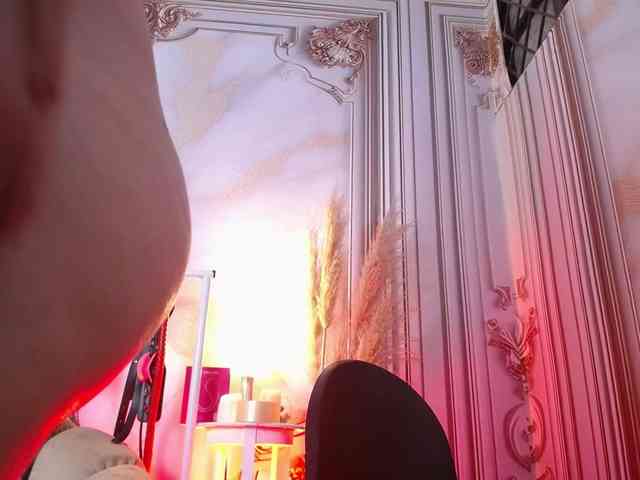 Naty-slavedoll webcam