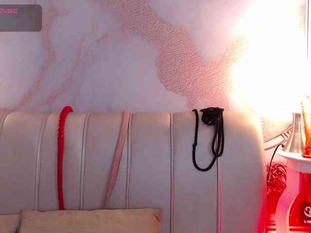 Naty-slavedoll webcam