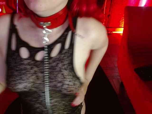 Naty-slavedoll webcam