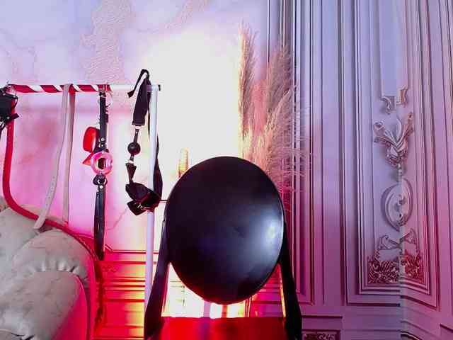 Naty-slavedoll webcam