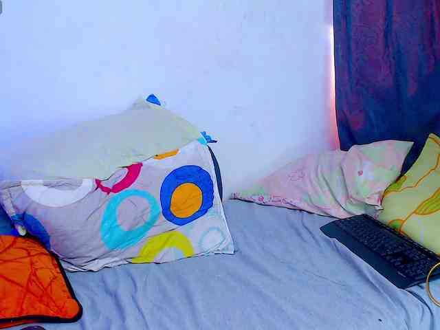 lyalatin4 webcam