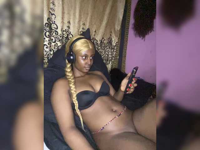 Caramel_ webcam bongacams model stream image