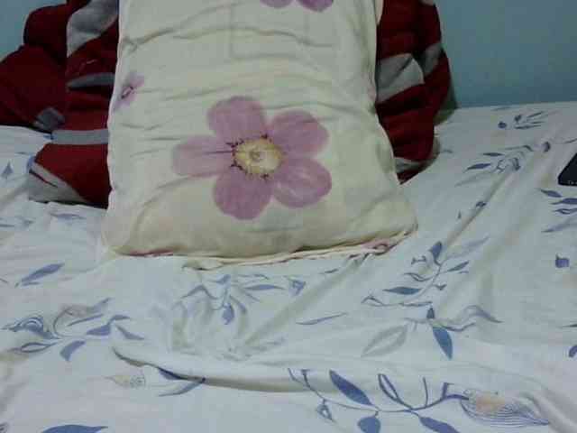 Petitetessy3 webcam