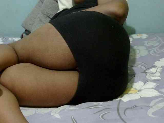 Petitetessy3 Live Webcam on BongaCams