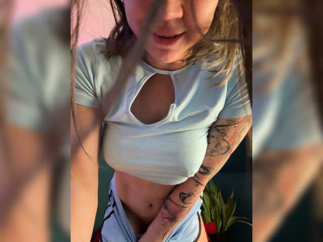 LissaTatt's BongaCams show and profile