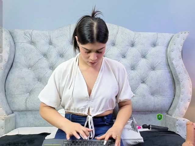 MeganWade's BongaCams show and profile