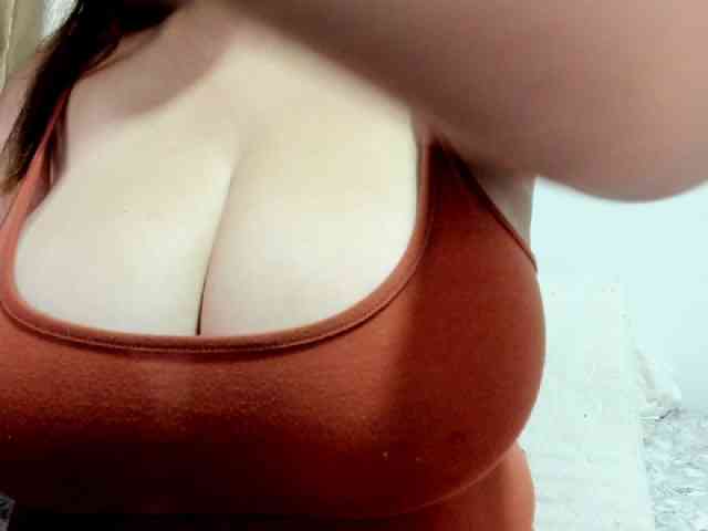 SuzyGamingFairy webcam