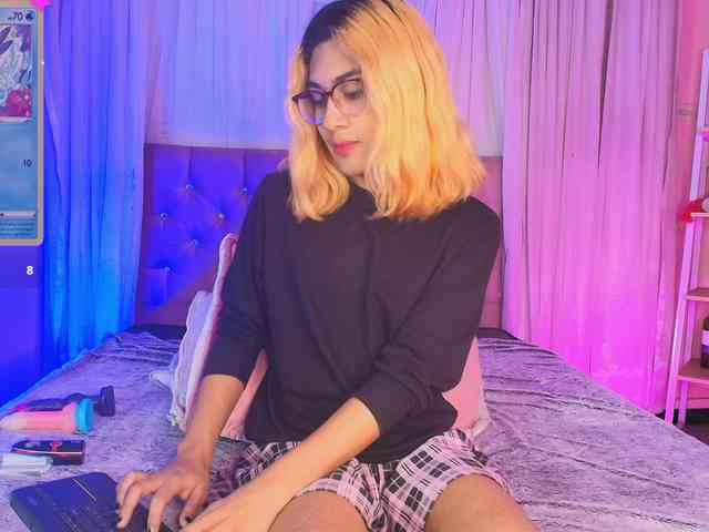 Samuel-Matthew Live Webcam on BongaCams