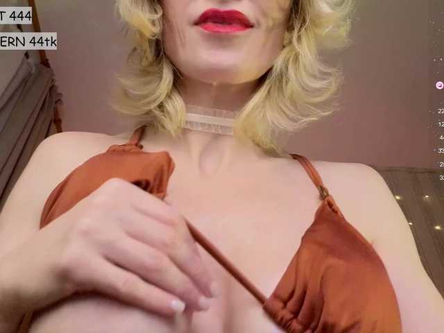 Divochka's BongaCams show and profile