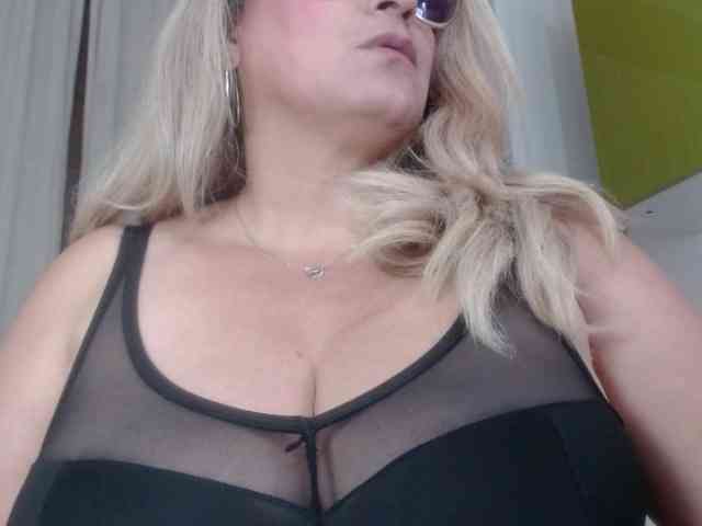 zhamira webcam