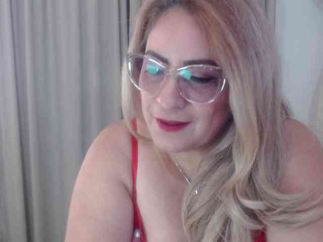 zhamira webcam