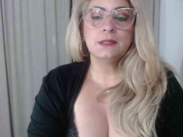 zhamira webcam