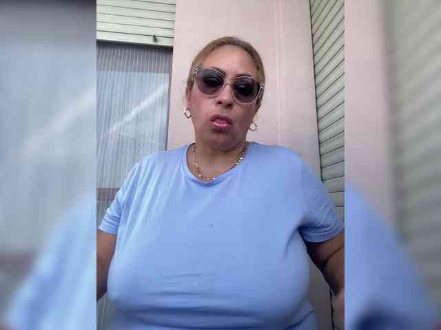 zhamira webcam