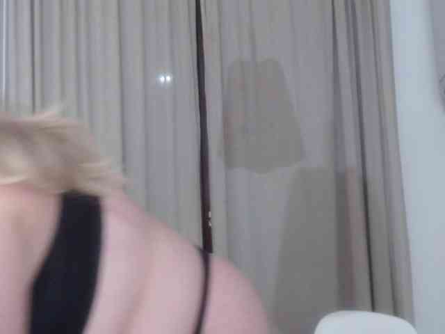zhamira webcam