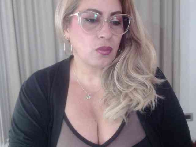 zhamira webcam