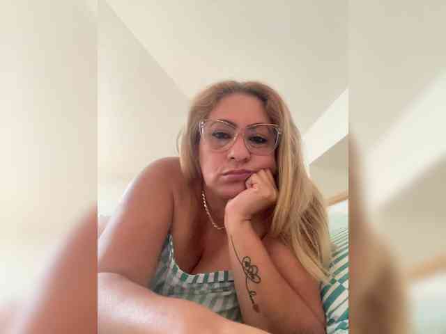 zhamira webcam