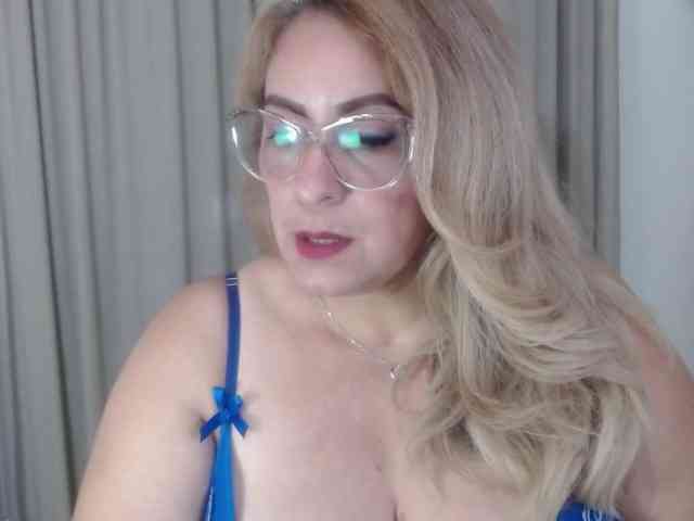 zhamira webcam