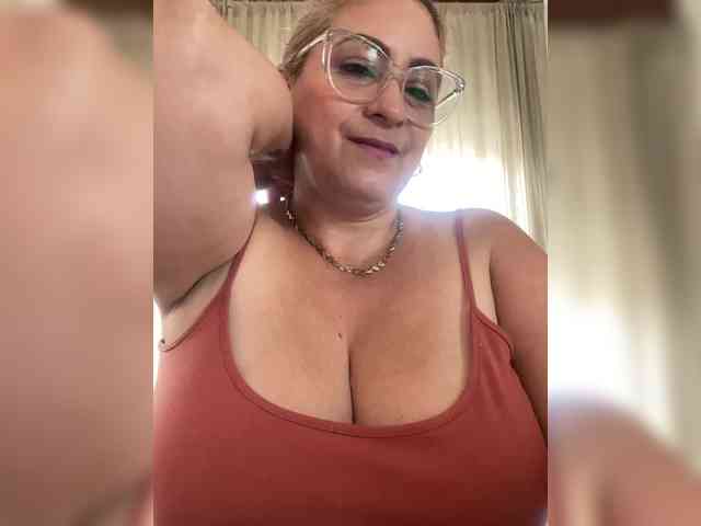 zhamira webcam