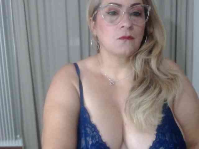 zhamira webcam