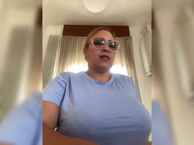 zhamira webcam