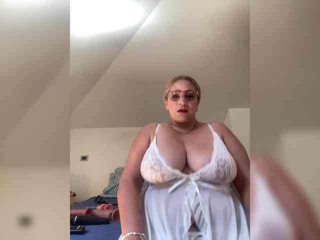 zhamira webcam