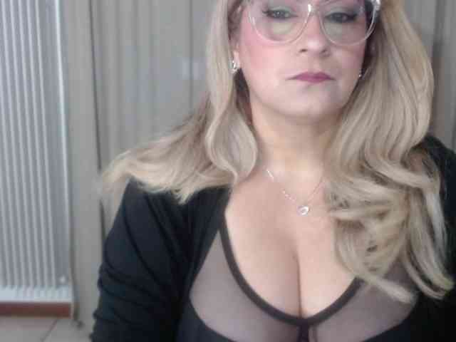 zhamira webcam