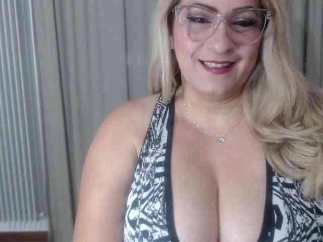 zhamira webcam