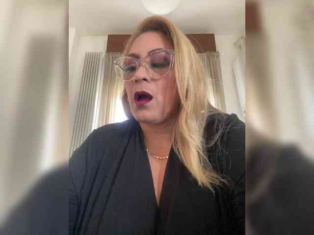 zhamira webcam