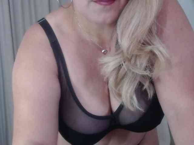 zhamira webcam