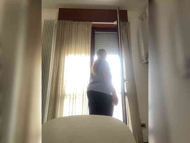 zhamira webcam
