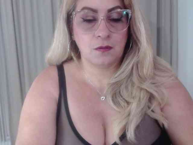 zhamira webcam