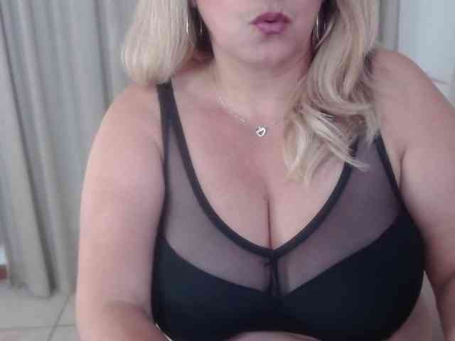 zhamira webcam