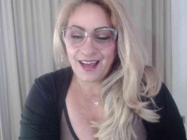 zhamira webcam