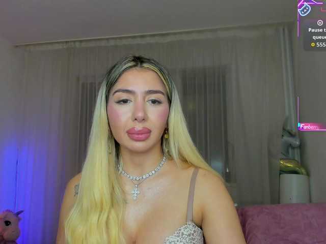 BelleHale live cam profile