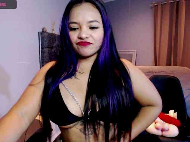 Sweeetgirl23 webcam