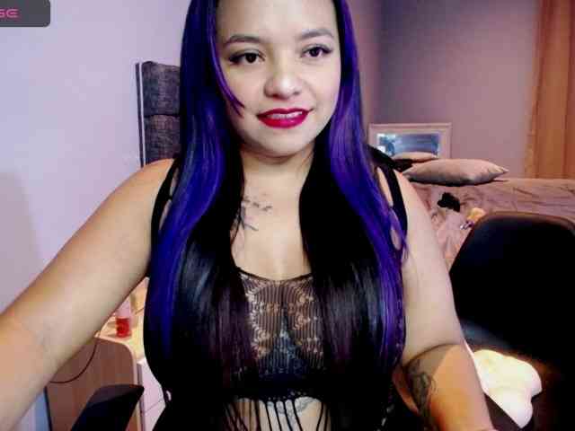 Sweeetgirl23 webcam