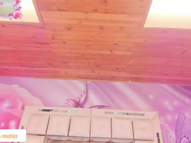 Yelena-mutiz's BongaCams show and profile